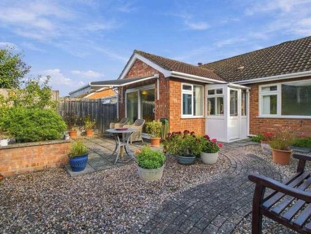 2 bed house for sale