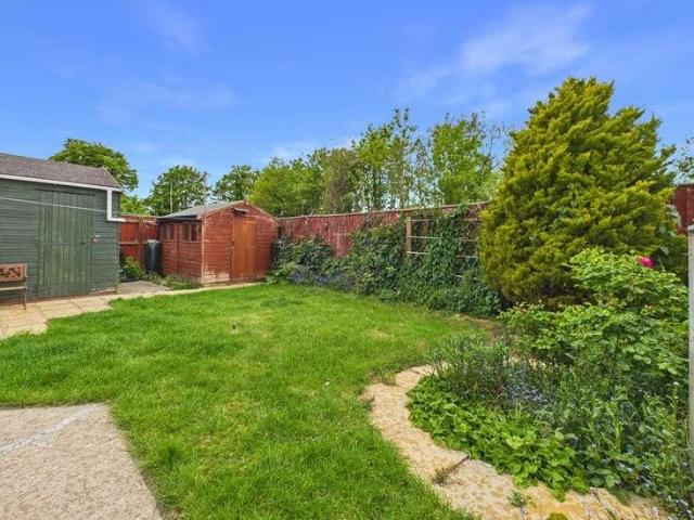 2 bed house for sale