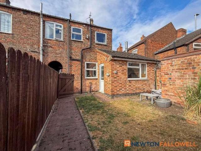 2 bed house for sale