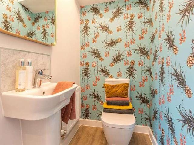 2 bed house for sale