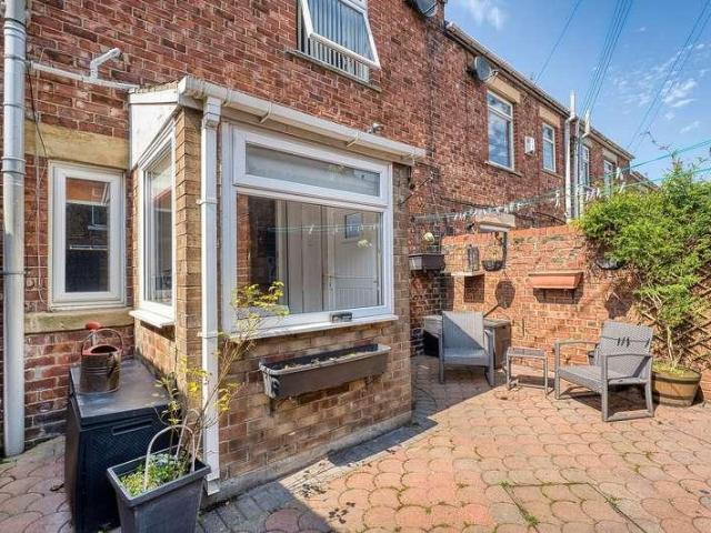 2 bed house for sale