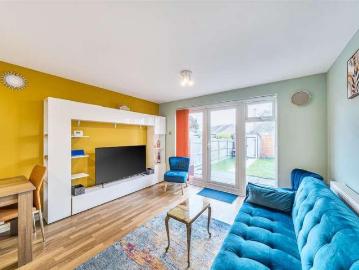 2 bed house for sale