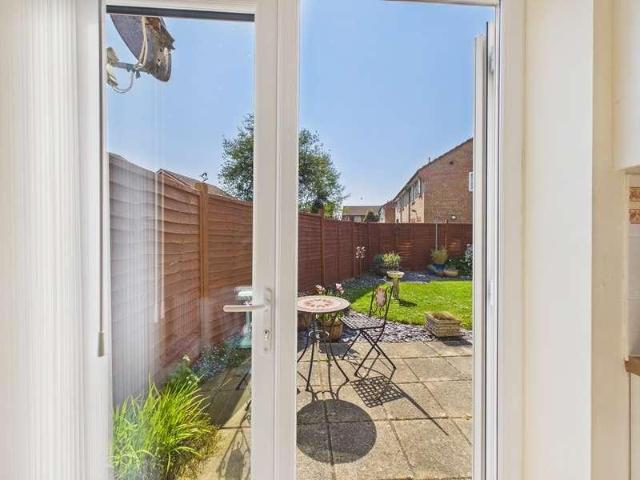 2 bed house for sale