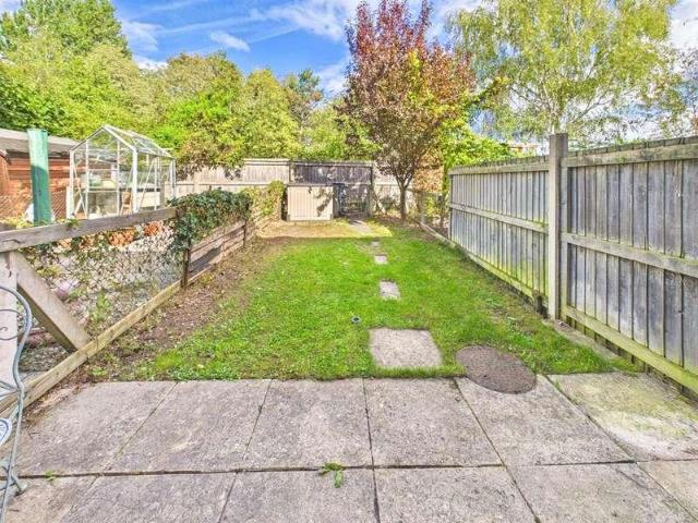 2 bed house for sale