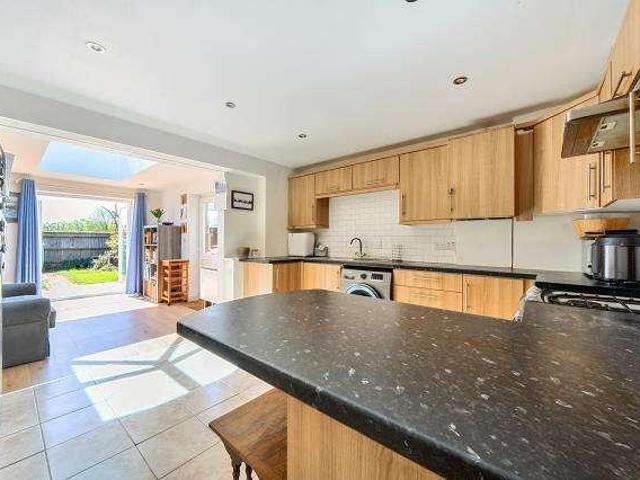 2 bed house for sale