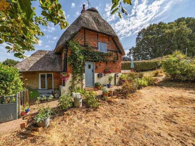 2 bed house for sale