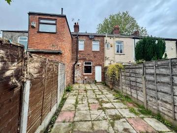 2 bed house for sale