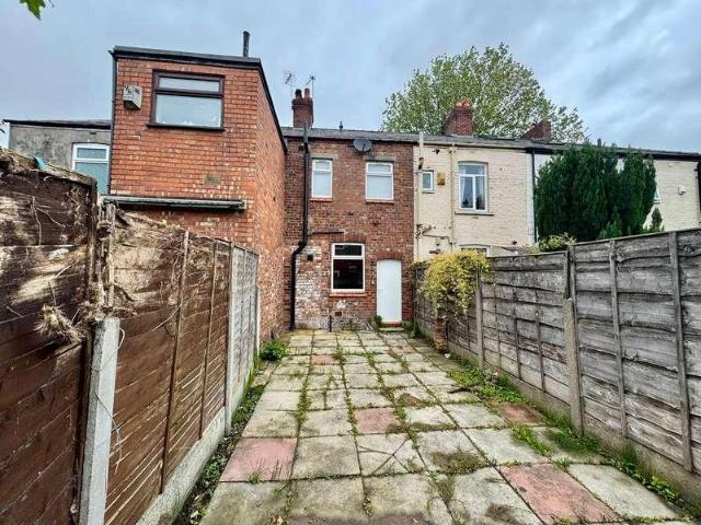 2 bed house for sale