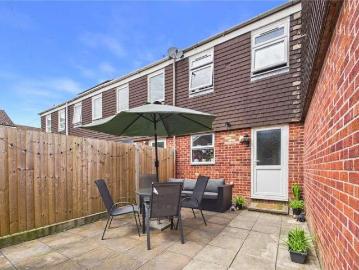 2 bed house for sale
