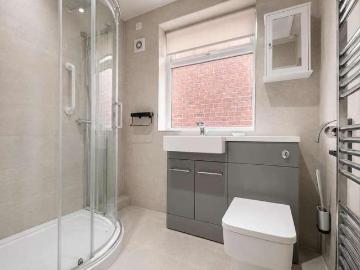 2 bed house for sale