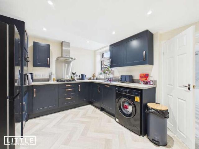 2 bed house for sale