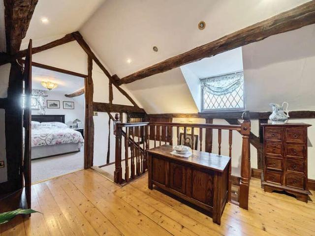 2 bed house for sale