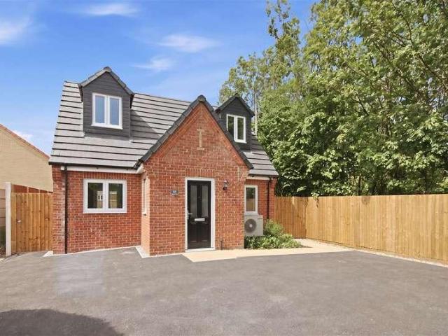 2 bed house for sale