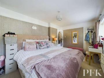 2 bed house for sale
