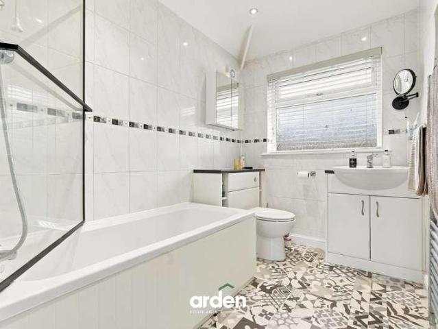 2 bed house for sale