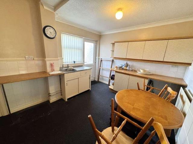 2 bed house for sale