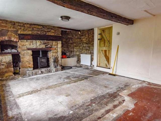2 bed house for sale