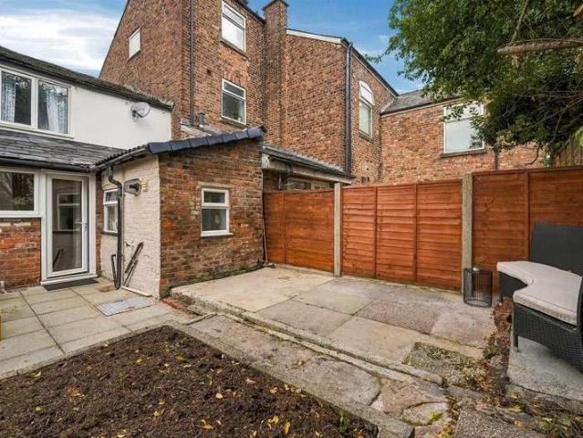2 bed house for sale