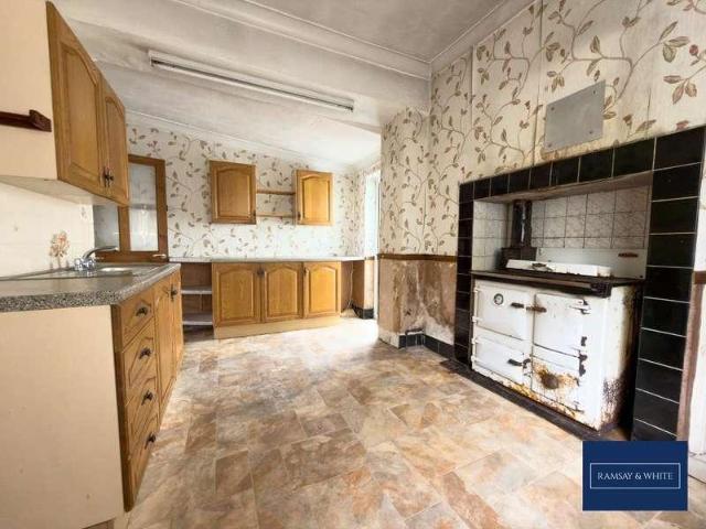 2 bed house for sale