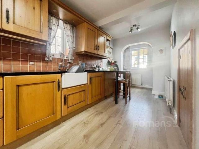 2 bed house for sale