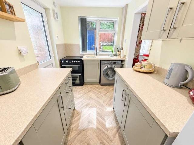 2 bed house for sale