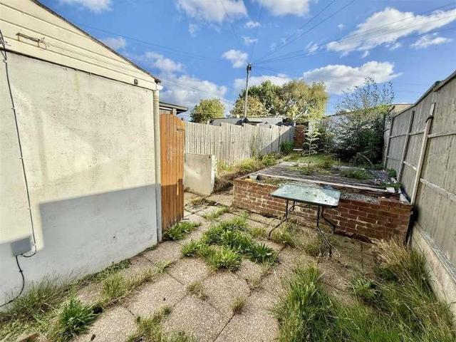 2 bed house for sale