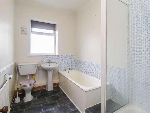 2 bed house for sale