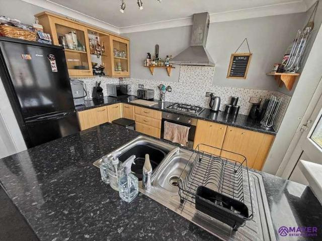 2 bed house for sale