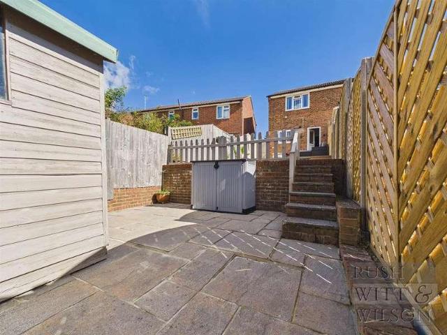 2 bed house for sale