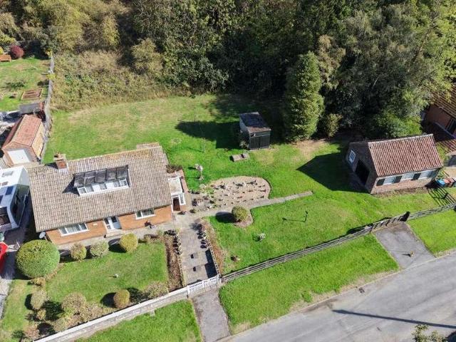 2 bed house for sale