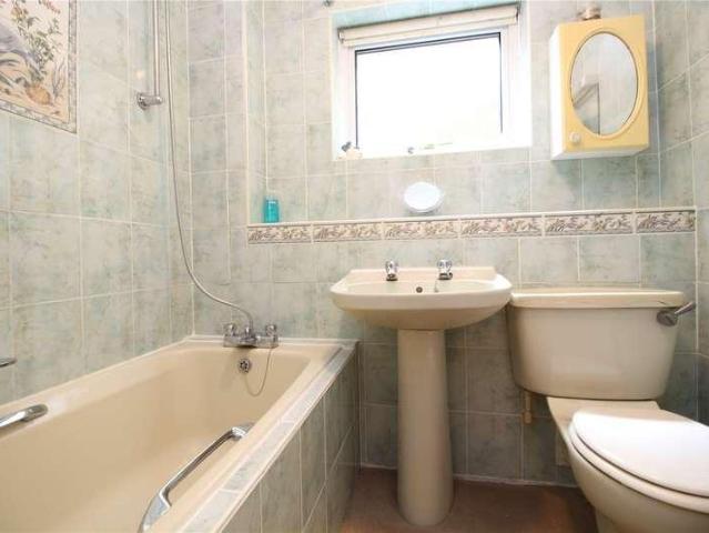 2 bed house for sale