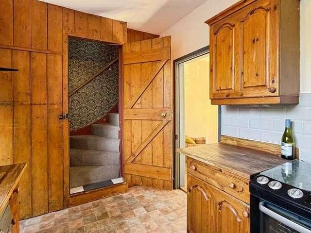 2 bed house for sale