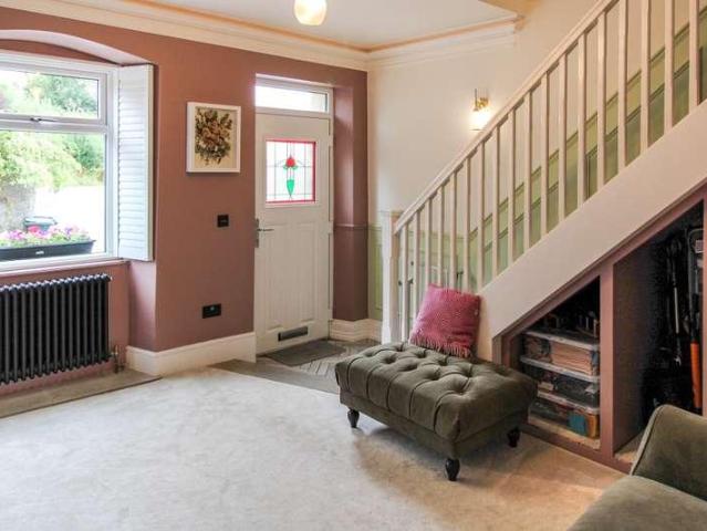 2 bed house for sale