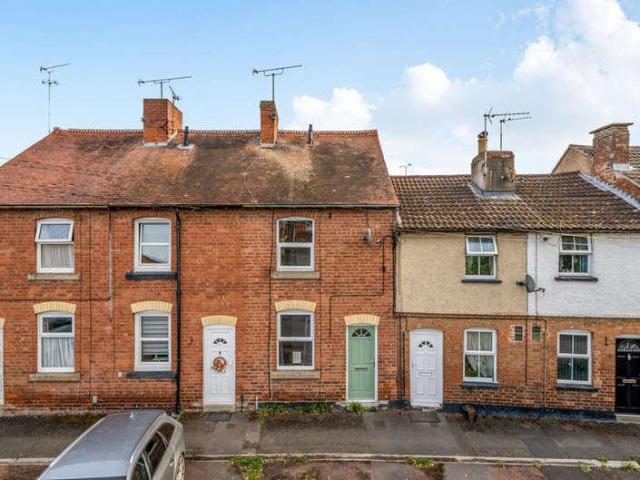 2 bed house for sale