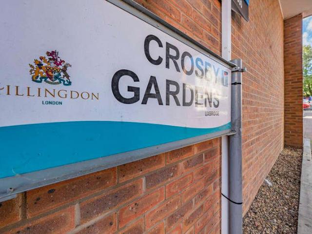 2 bed house for sale