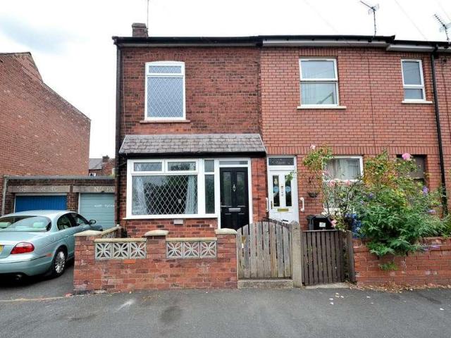 2 bed house for sale