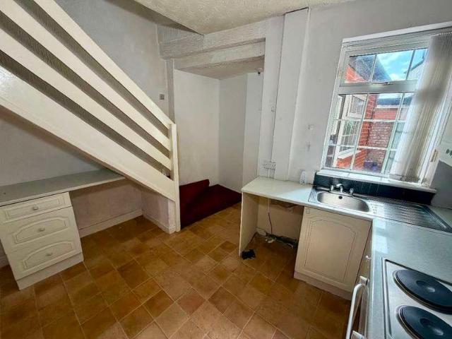 2 bed house for sale
