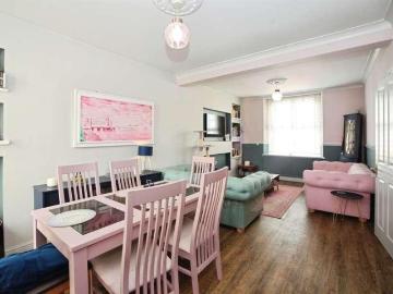 2 bed house for sale