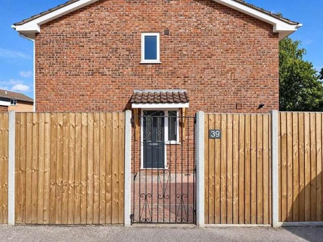 2 bed house for sale