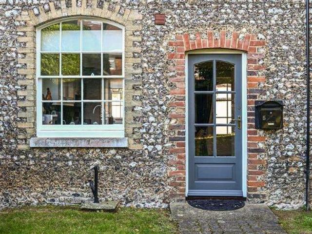 2 bed house for sale