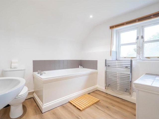 2 bed house for sale