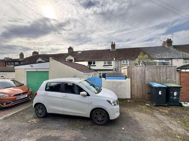 2 bed house for sale
