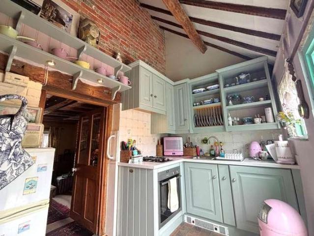 2 bed house for sale