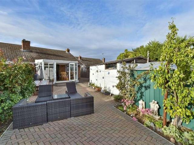 2 bed house for sale