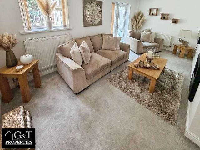 2 bed house for sale