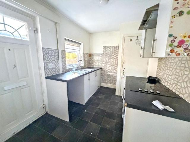 2 bed house for sale
