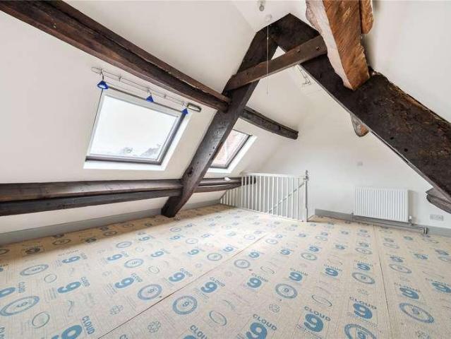 2 bed house for sale