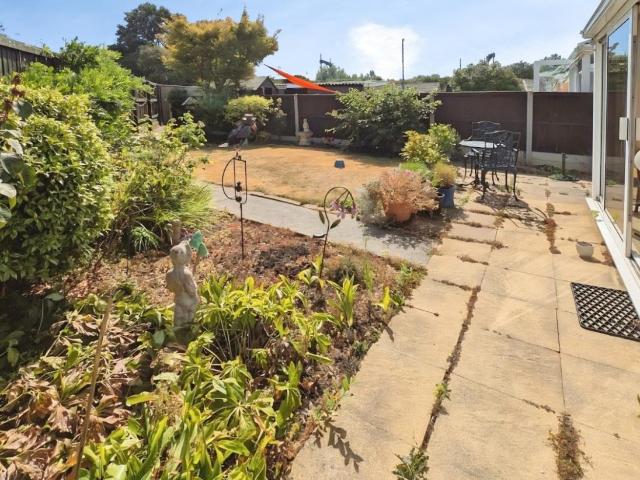 2 bed house for sale