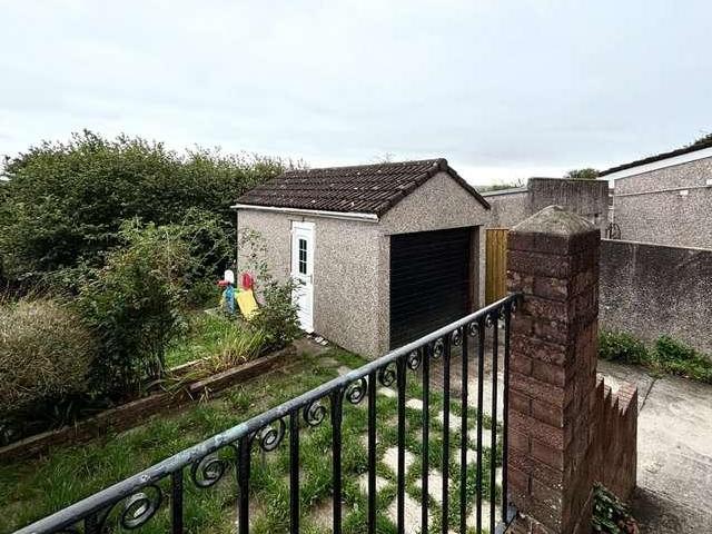 2 bed house for sale