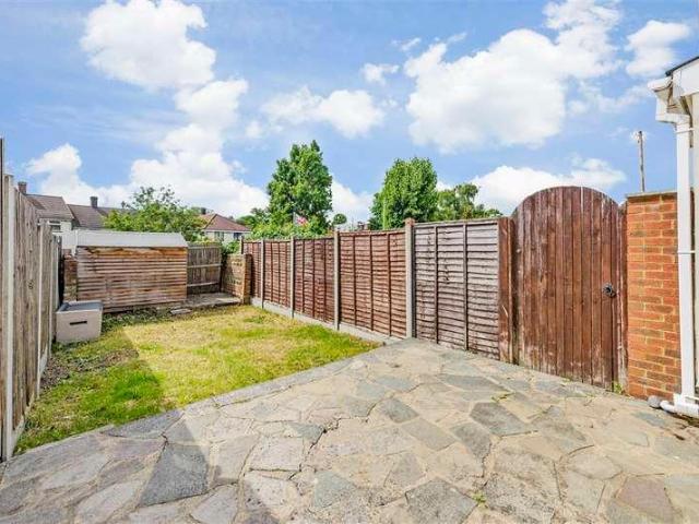 2 bed house for sale